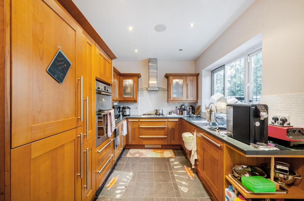 Davidson Frost-Wellings, DFW, Fauna Close, Kitchen