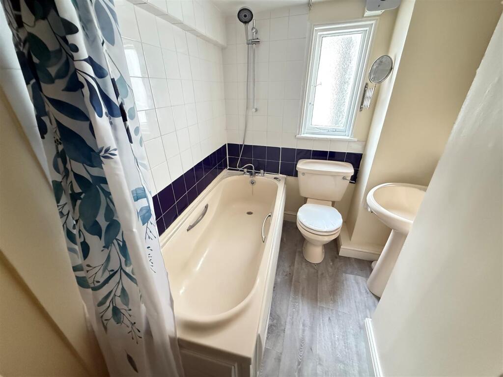 bathroom v1 gff.jpg