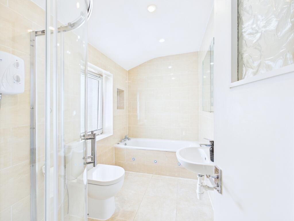 CAM01338G0-PR0124-STILL005