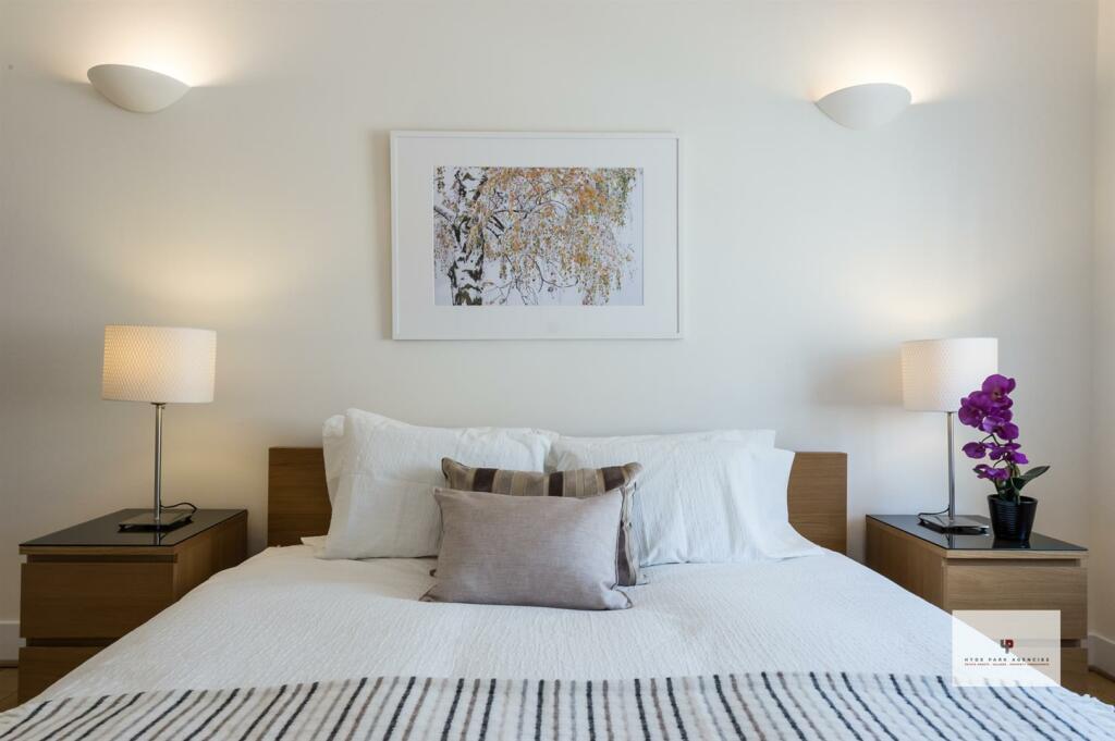 Bed 1 - detail.jpg