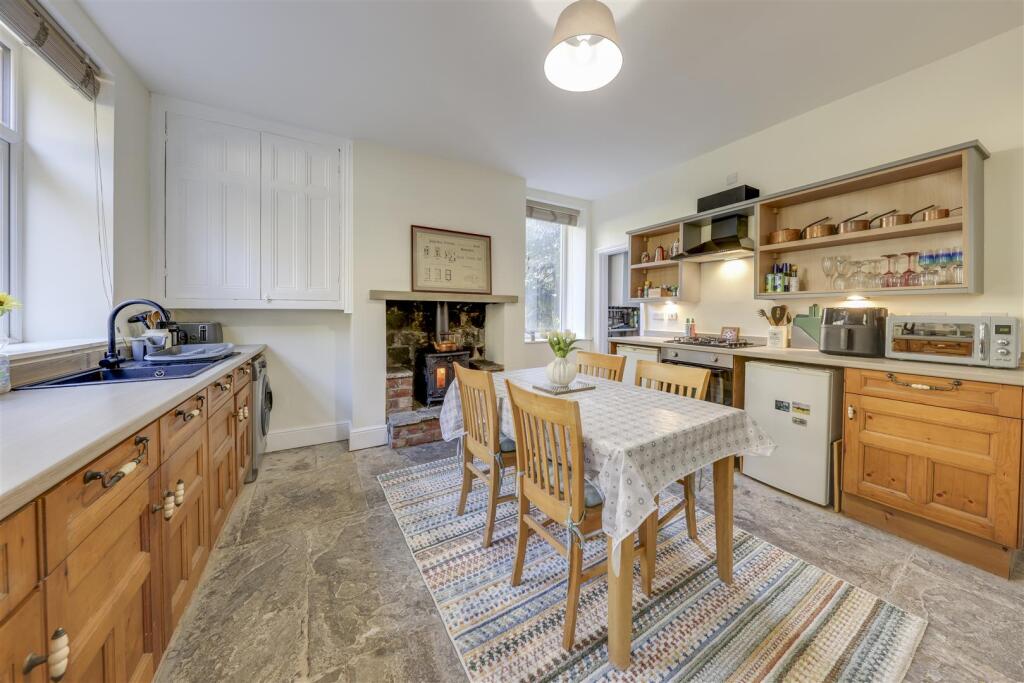 Kitchen / Dining Alt