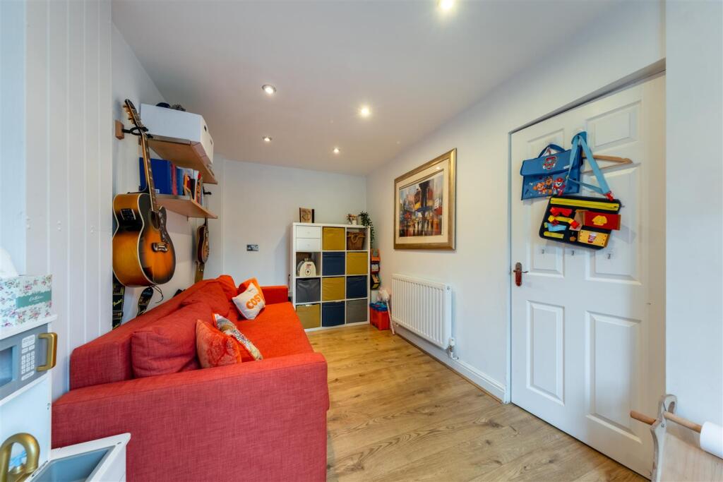 32 Waystead Close-018.jpg