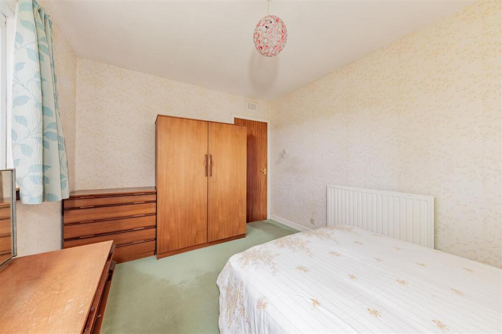 35 Falkland Crescent BF-7.JPG