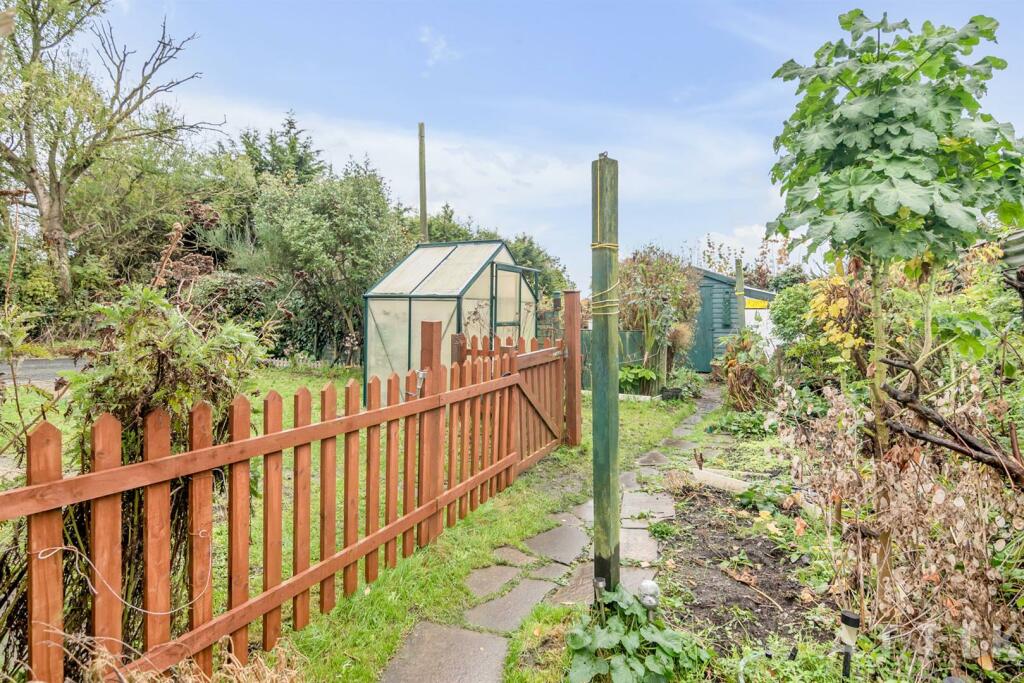 1 The Hill Halesworth Road, Bramfield. IP19 9HR (7