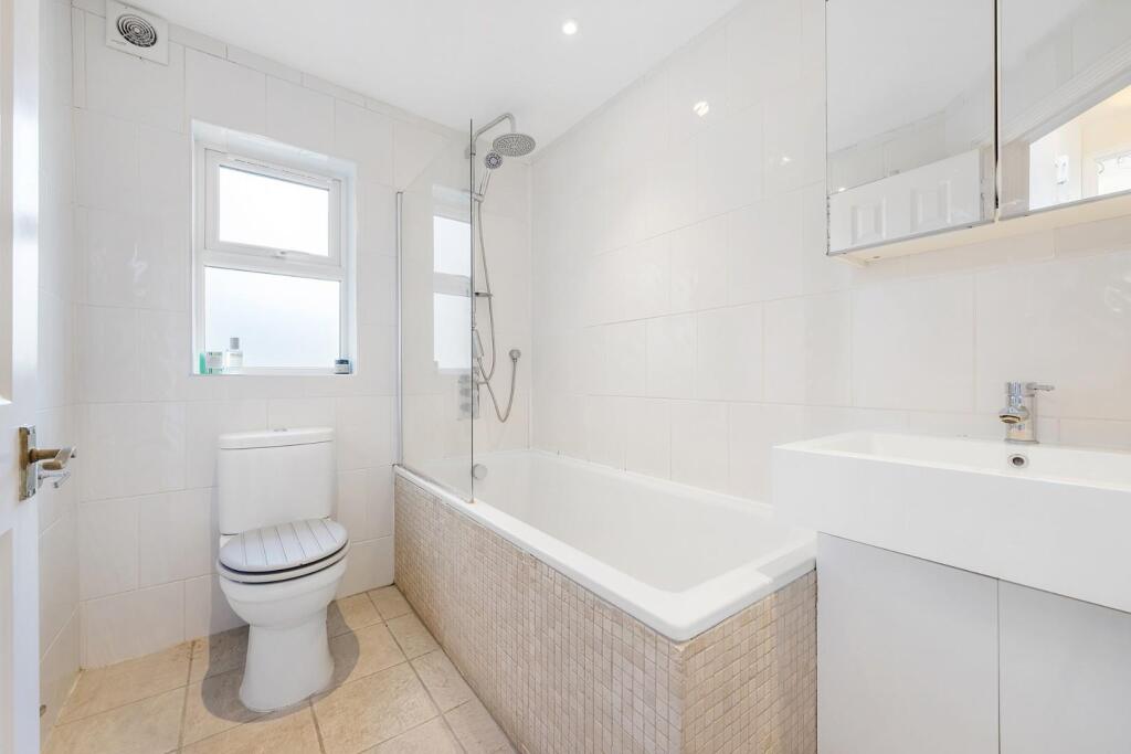 Bathroom.JPG
