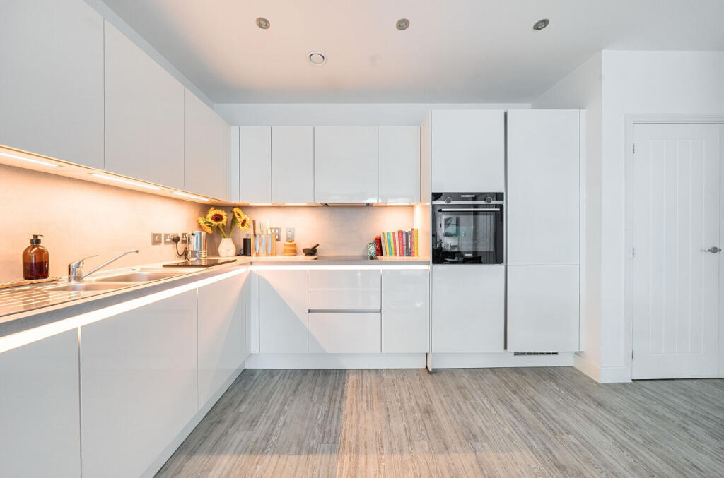 1335983-17-6899ae...