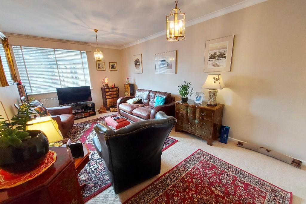 Sitting Area (2) 