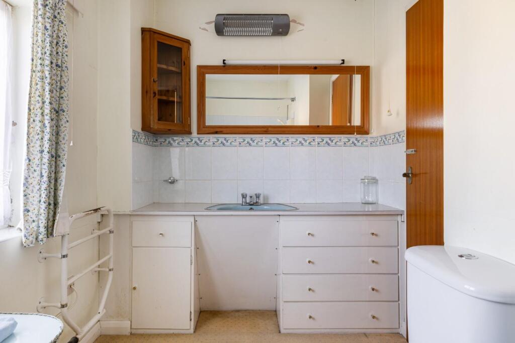 100524_53 Bouverie Avenue-24.jpg