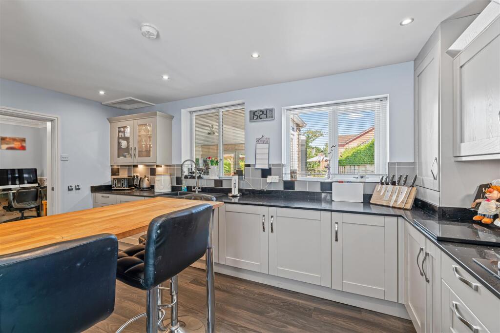 Kitchen/Breakfast Room