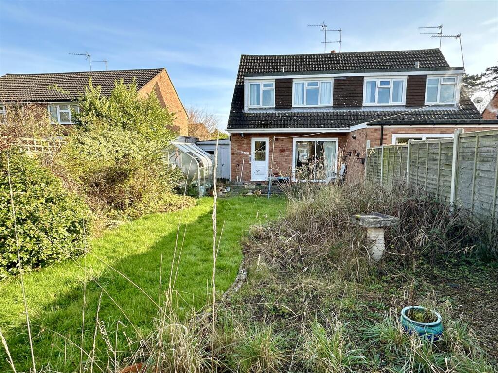 garden to house