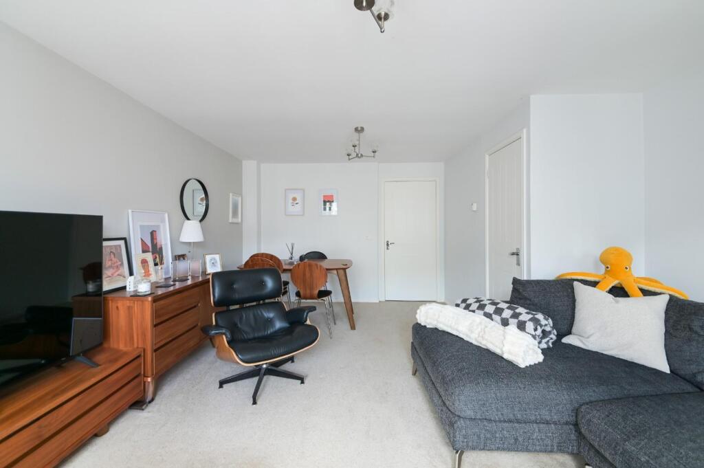 DE BURGH GARDENS, (2).jpg