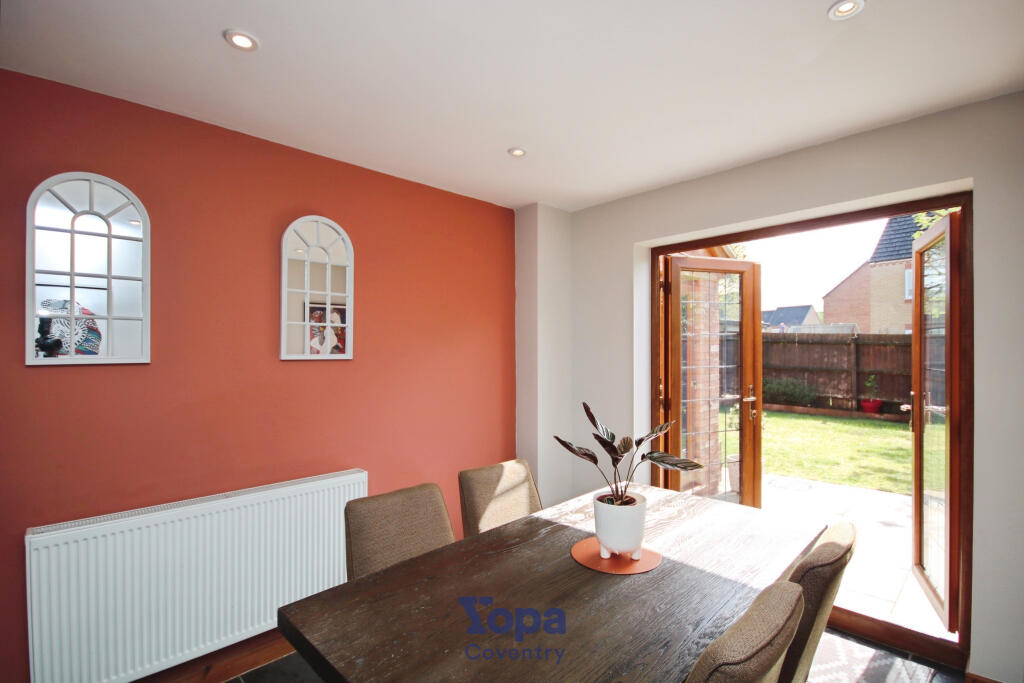 27c3fb00-Dining 20area 202.JPG