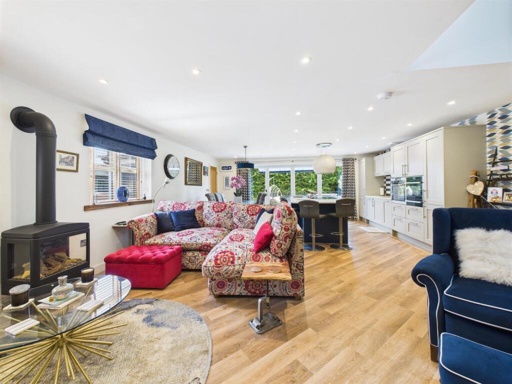 Open Plan Living/Dining/Kitchen