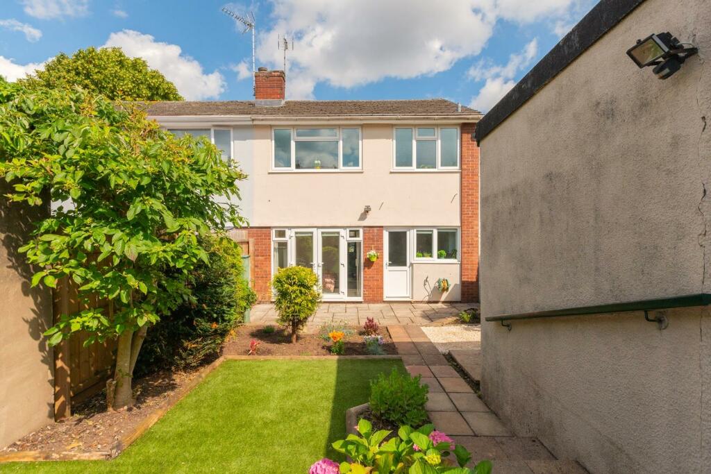 2H8RBN - External F.jpg