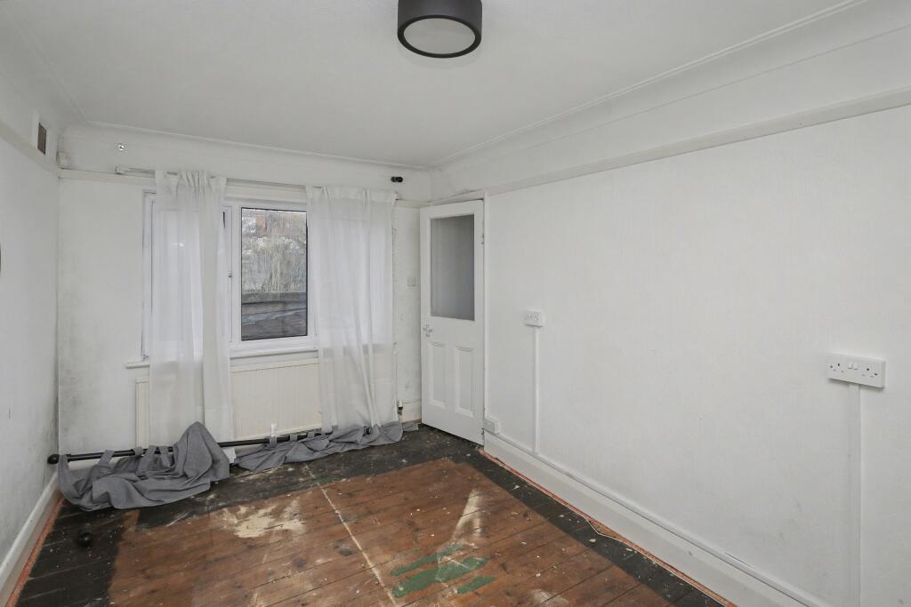 11 Church Crescent, London N20 0JR