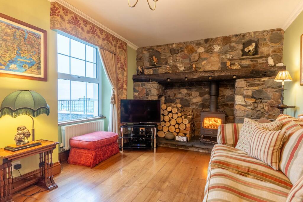 SITTING ROOM