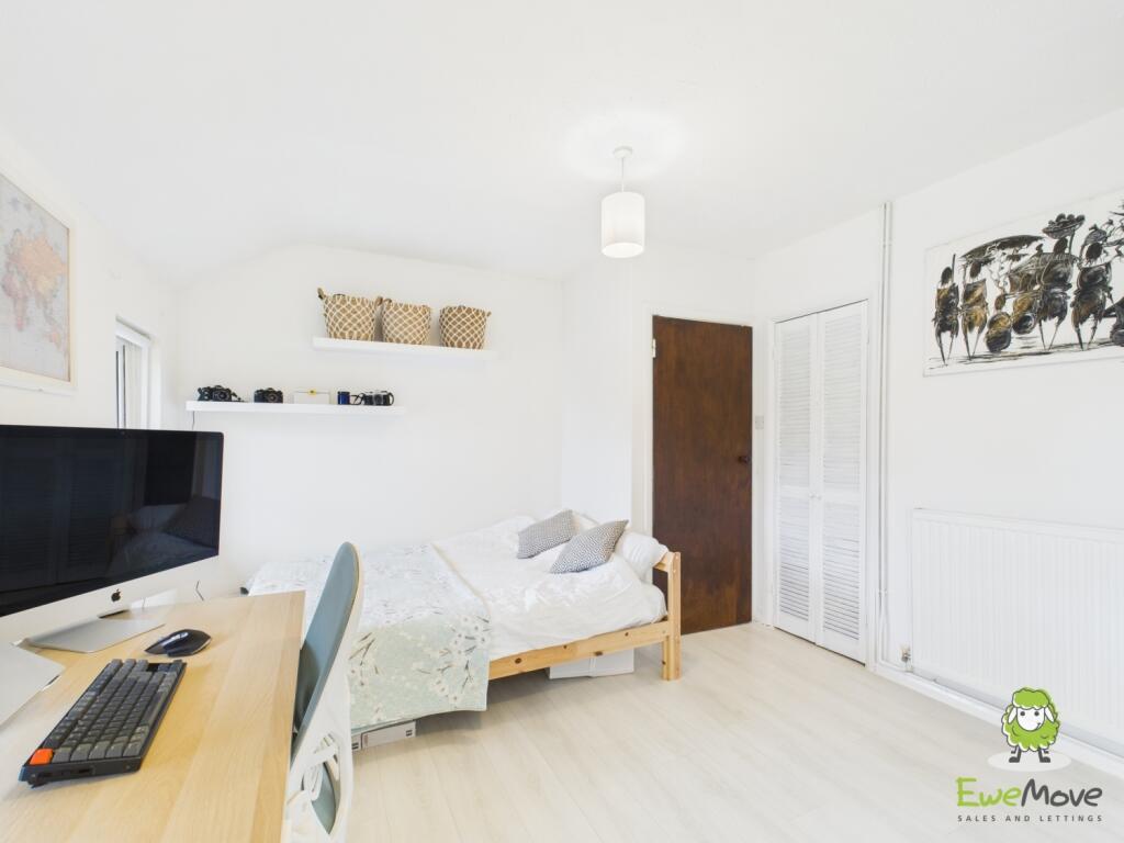 EweMove Estate Agents Basingstoke - St Andrews Roa