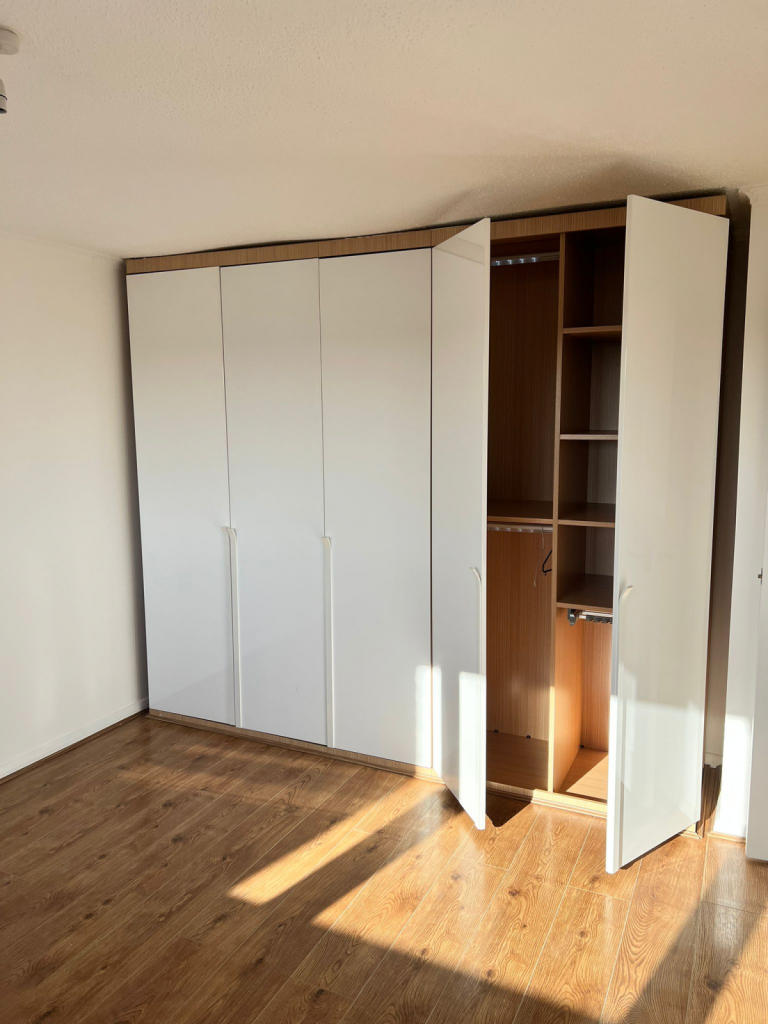 WALK-IN-WARDROBE