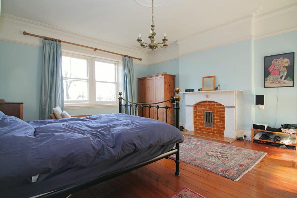 MAIN HOUSE BEDROOM