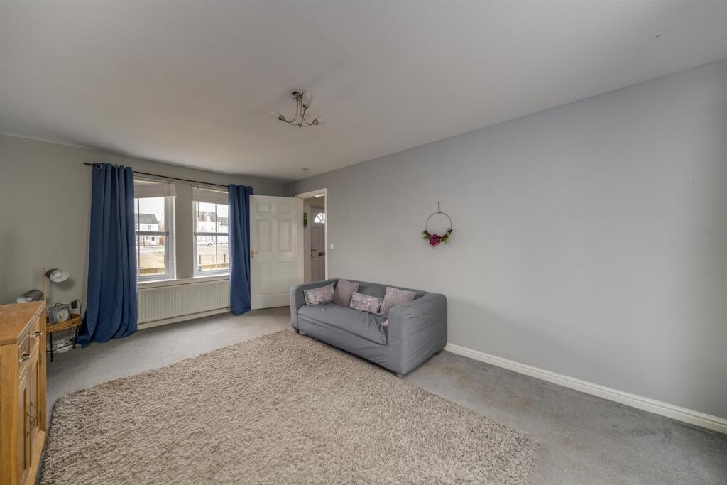 1 Queen Elizabeth Drive-04.jpg