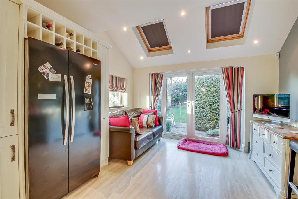 Dining/Kitchen