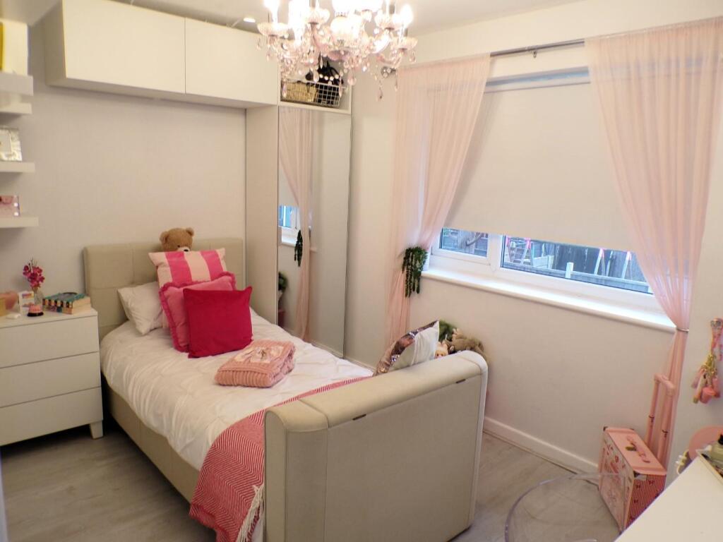 CarnoustieCl9bed2.JPG