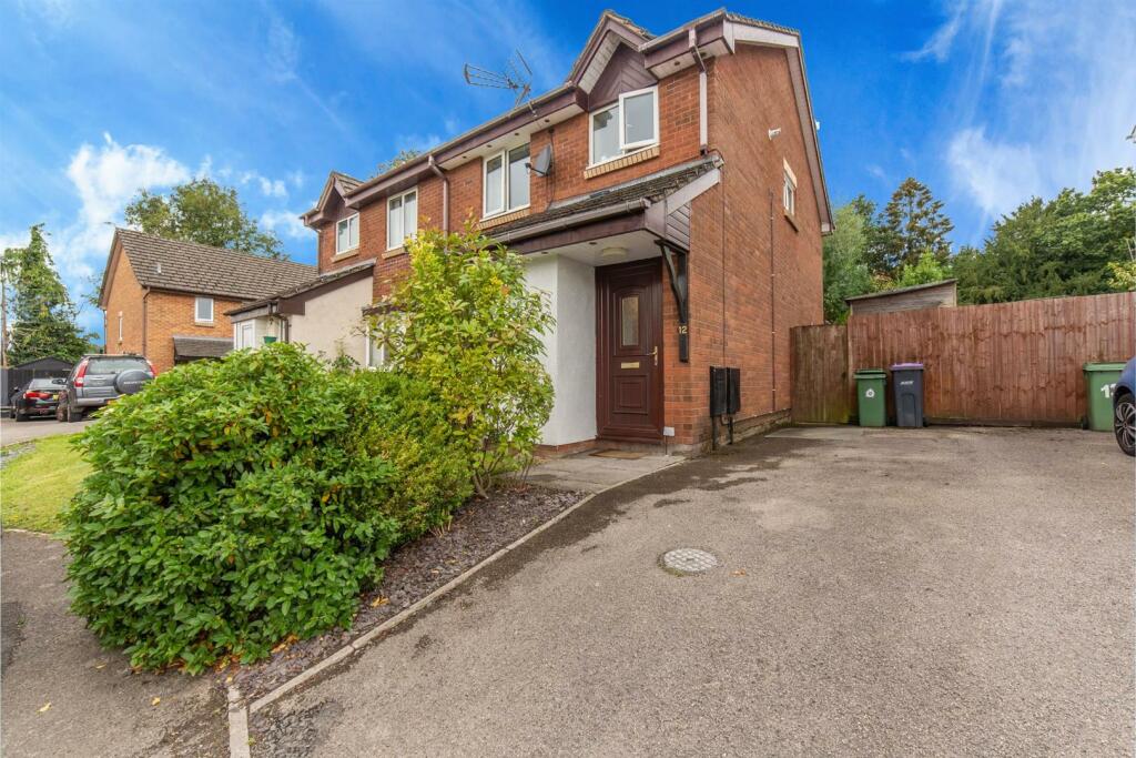 12 Paddock Close 1.jpg
