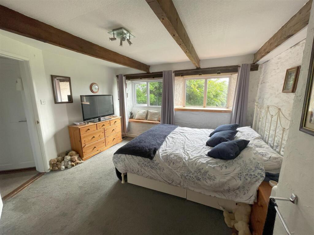 bedroom one .jpg