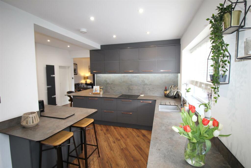 Sandhurst Ave, 38 Kitchen 3.JPG