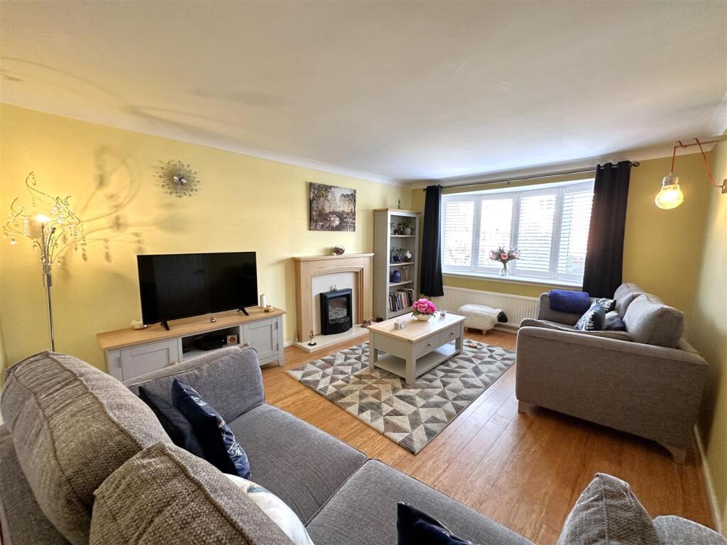 Generous Living Room 755