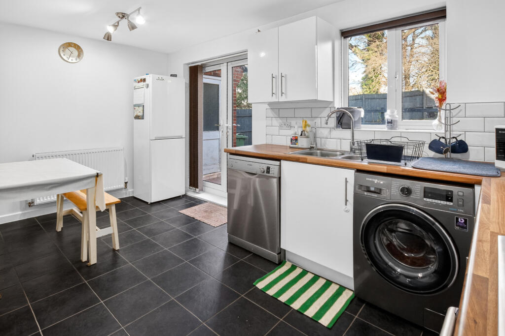 18critchercloselarge11