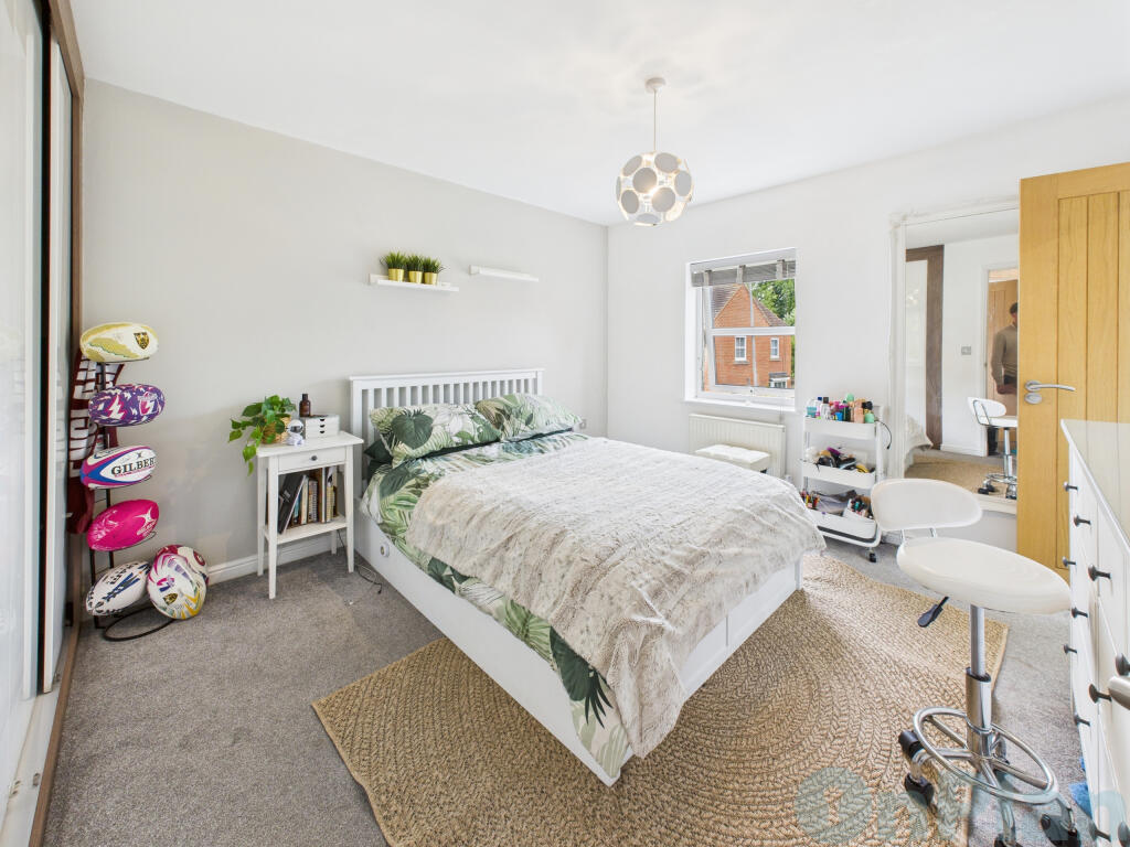 CAM04024G0-PR0029-STILL001