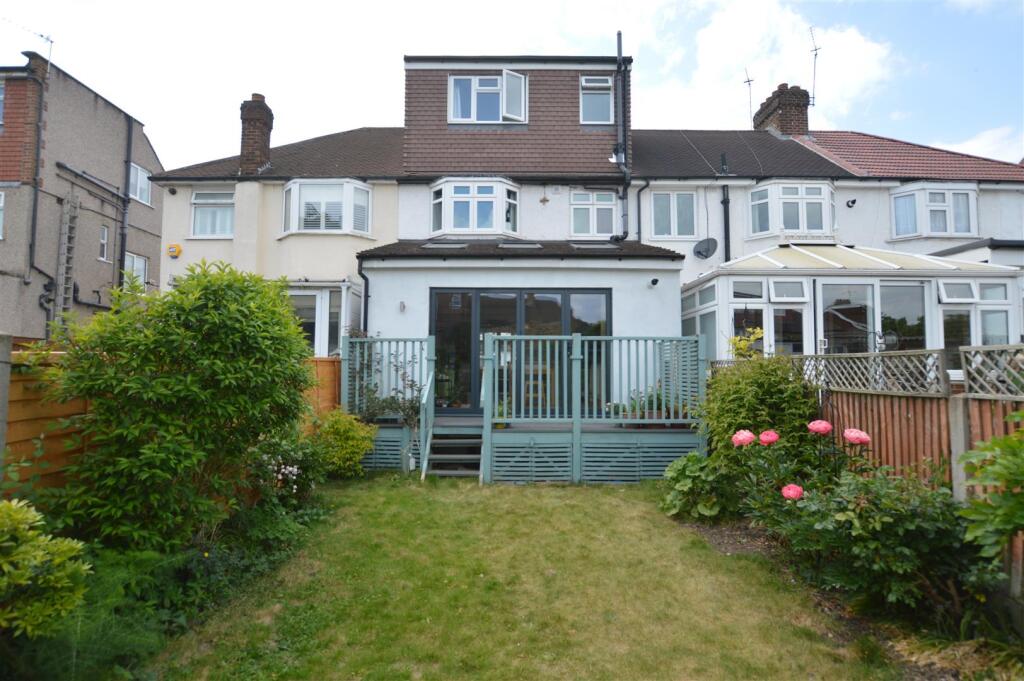 81 Wills Crescent rear.JPG