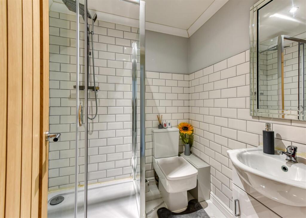 21 Walnut Drive-shower room.jpg