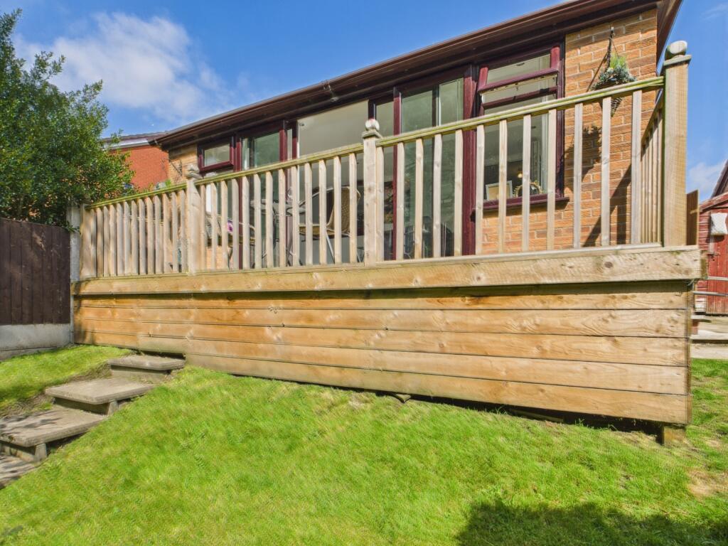 CAM03729G0-PR0119-STILL017