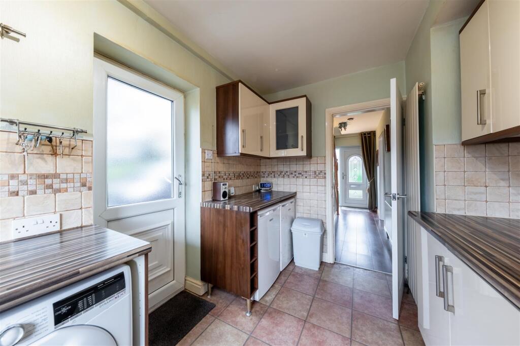 252 Swanlow Road-003.jpg