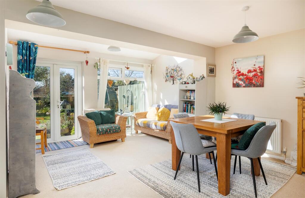 Kitchen/Dining Room