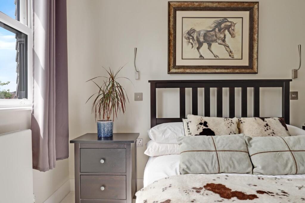 02-613cJHPropWpen - Flat 5, 25 Samos Road - 4.jpg