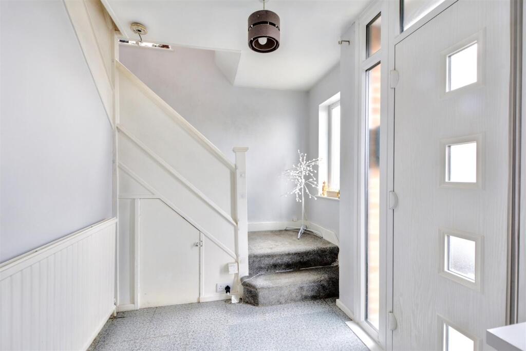 Hallway_2.jpeg