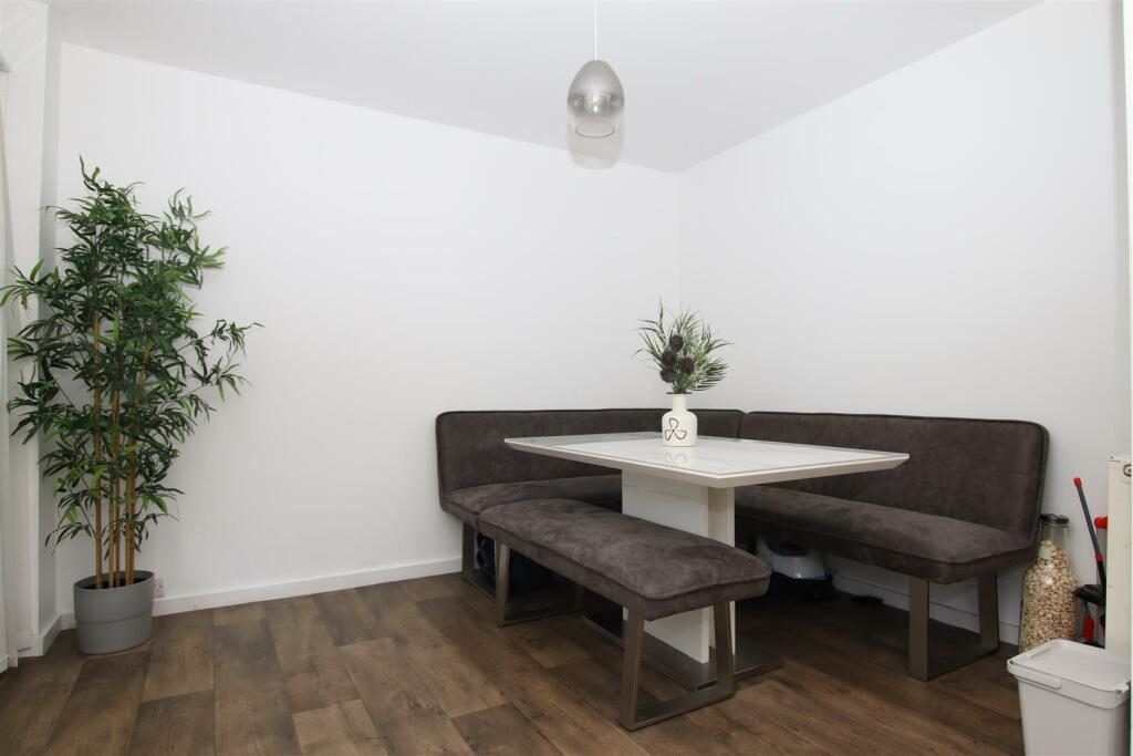 Dining Area.JPG