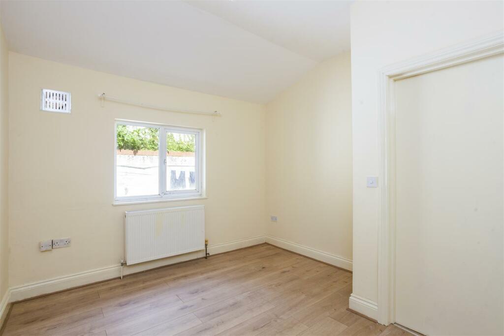 Flat 2 299019 15.jpg