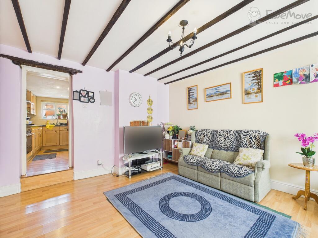 CAM03640G0-PR0050-STILL005