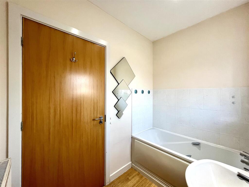 Bathroom Aspect 2