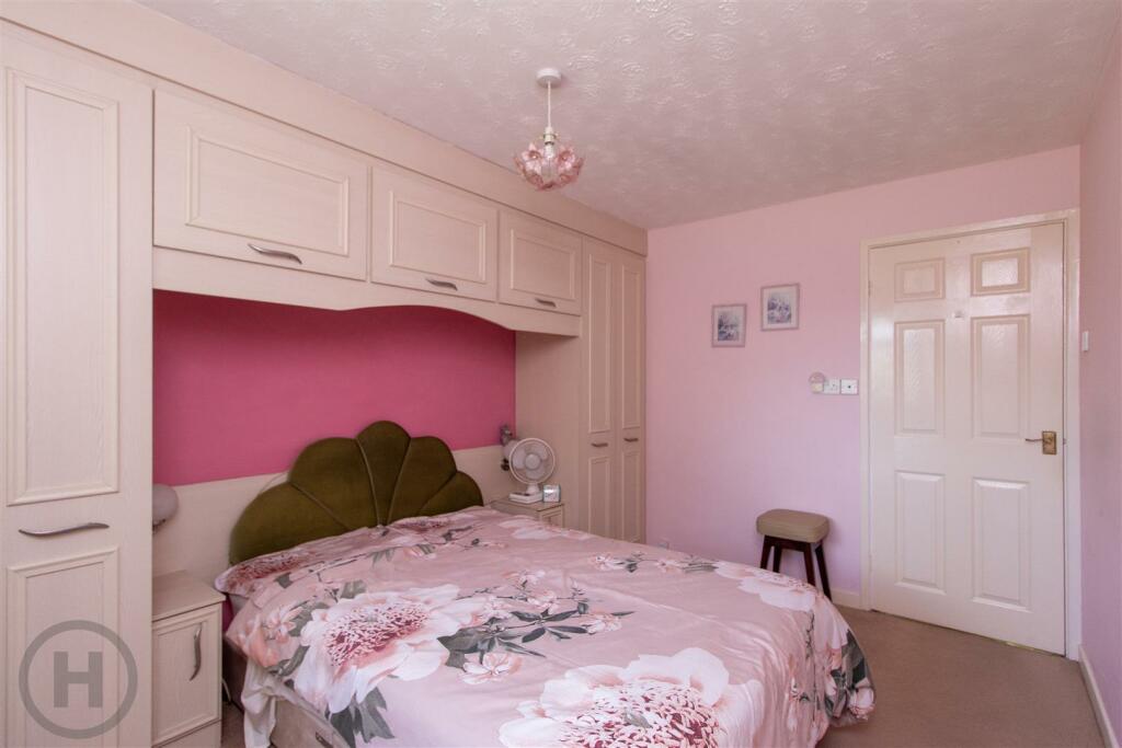 Bedroom One (2).jpg