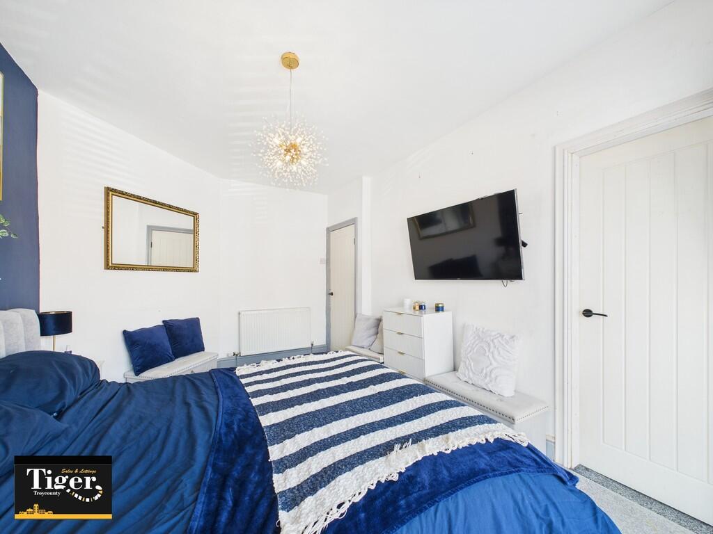 CAM02176G0-PR0544...