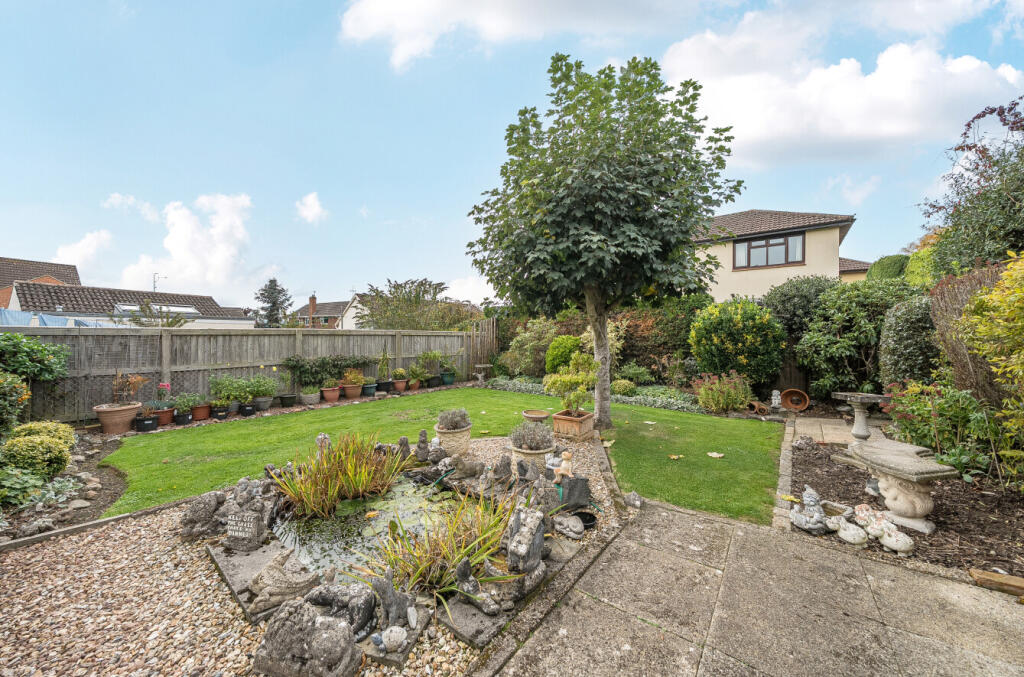 1368934-4-68f2605...