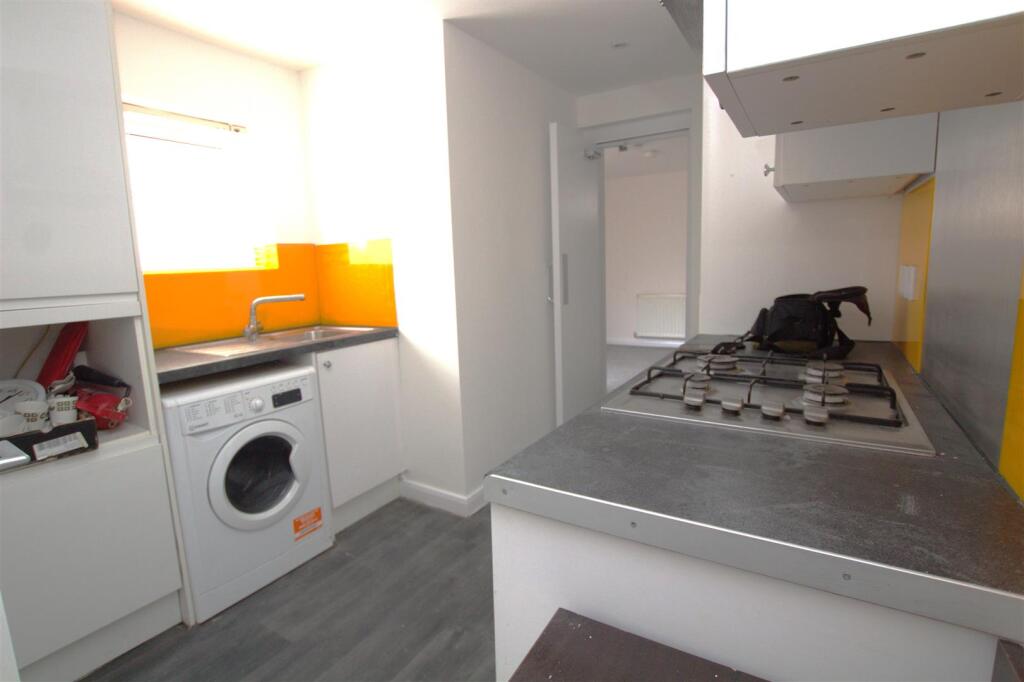 kitchen 2.jpg
