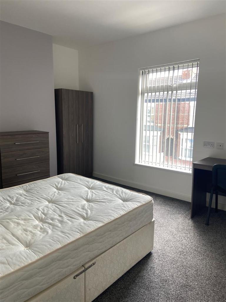 Bedroom 4.4.JPG