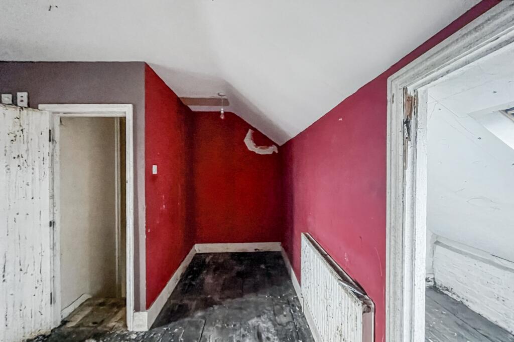 Upper and Lower Flat, 20 Fernham Road, Thornton Heath CR7 8JD