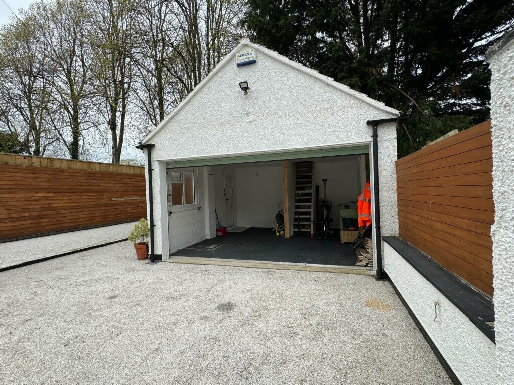 GARAGE
